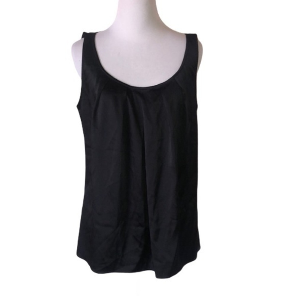 St John women’s small black sleeveless blouse